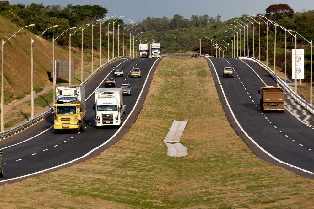 Rodovia Fernao Dias Contorno 21 10 13 Renata Matos Corretora Elementum Reaidencial